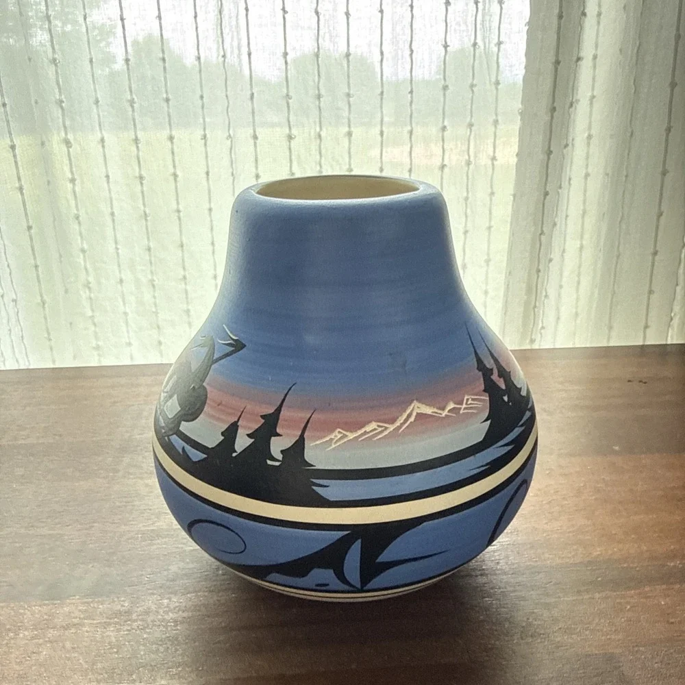 Vintage Southwest Native American Navajo Painted Ceramic Pot Mesa Desert Scene
